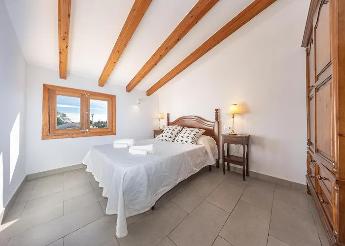 Joanaina By Vintage Travel *