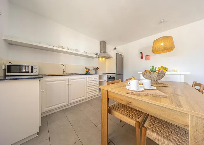 Joanaina By Vintage Travel * Port de Pollenca