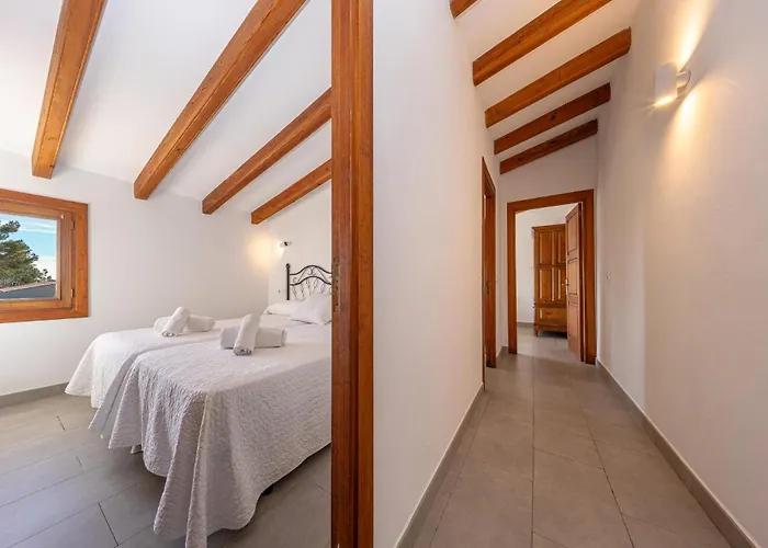 Joanaina By Vintage Travel *